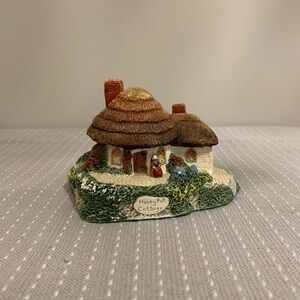 Vintage Honey Pot Cottage Figurine
